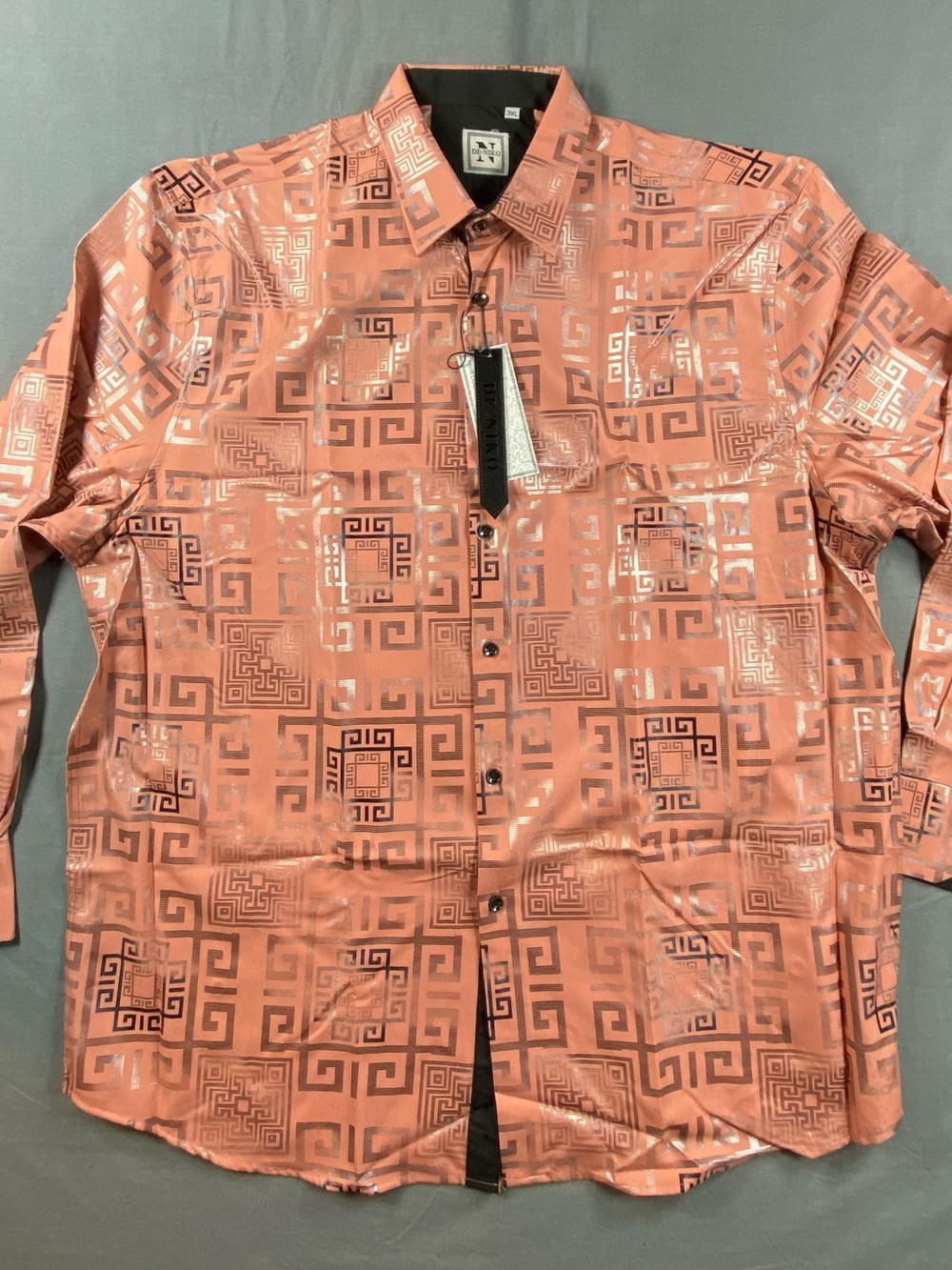 De - Niko Men's Peach Metallic Geo-Print Dress Shirt